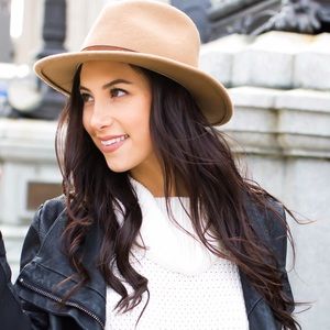 Meet your Posher, Ali